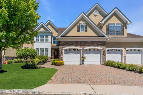 20 Aspen Lane, Tinton Falls, NJ 07724