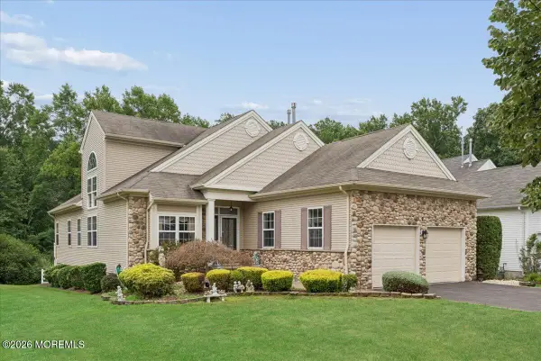 1 Gainsborough Court, Manalapan, NJ 07726