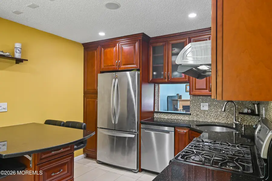 67 Albury Way, North Brunswick, NJ 08902 - #3