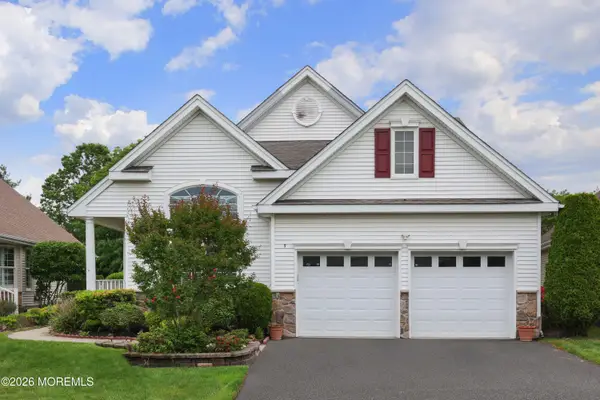 9 Kensington Court, Holmdel, NJ 07733