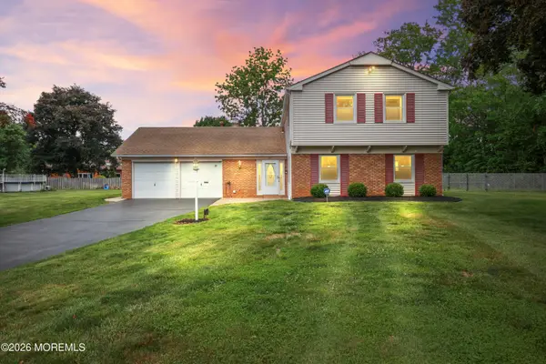 21 Forge Court, Freehold, NJ 07728