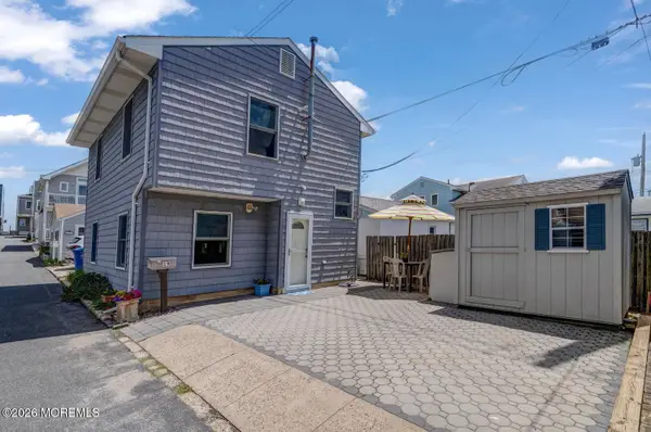 19 Shore Way, Lavallette, NJ 08735