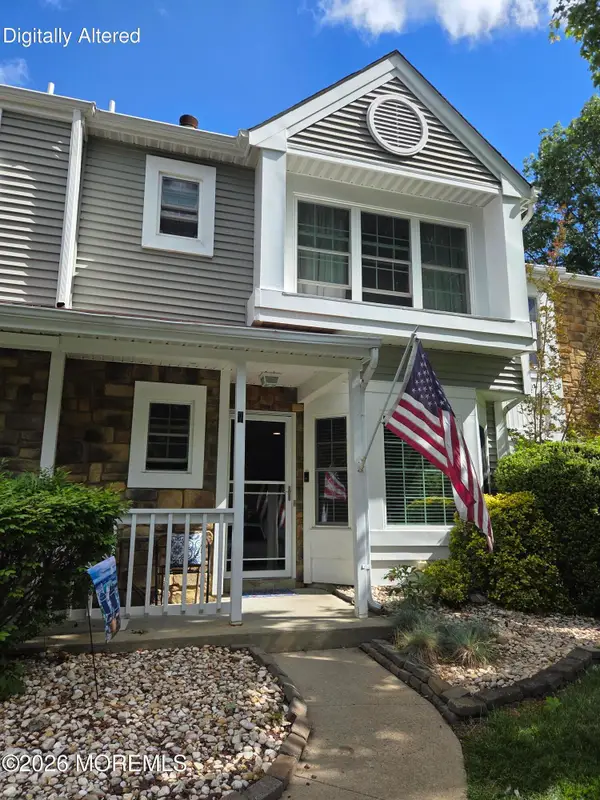 7 Horseshoe Court, Tinton Falls, NJ 07753