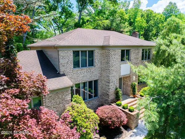16 Leonard Drive, Morganville, NJ 07751