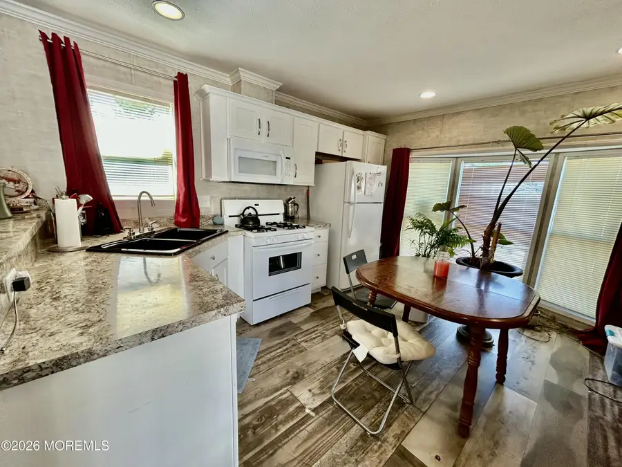 31 Monique Circle, Hazlet, NJ 07730 - #3