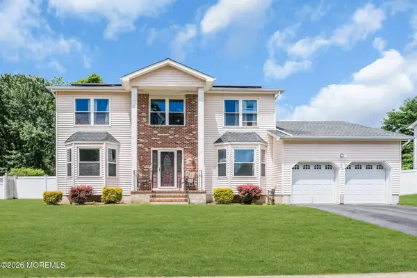 8 Bronia Street, Howell, NJ 07731