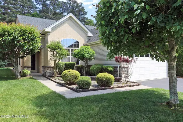 27 Vineyard Way, Barnegat, NJ 08005