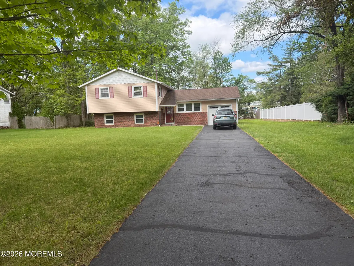 25 Holiday Road, Manalapan, NJ 07726 - #1
