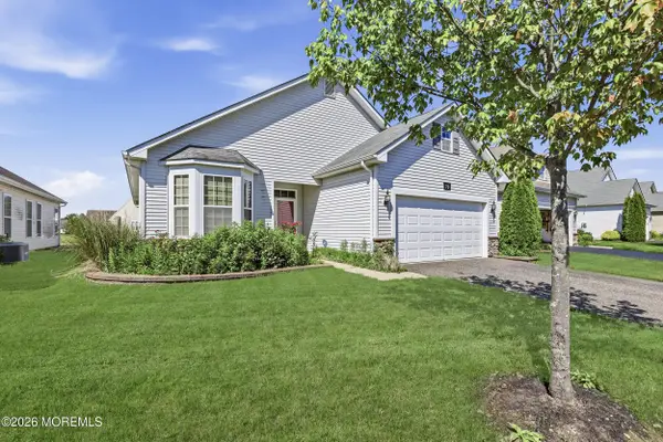 70 Eagle Ridge Circle, Lakewood, NJ 08701