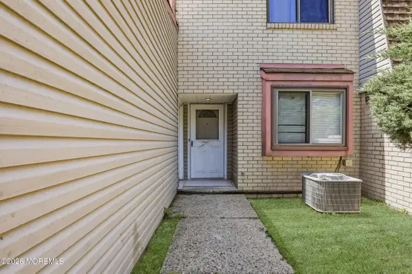 16 Woodlake Drive #16, Lakewood, NJ 08701