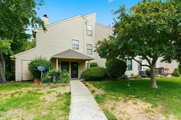 200 Violet Lane, Jackson, NJ 08527