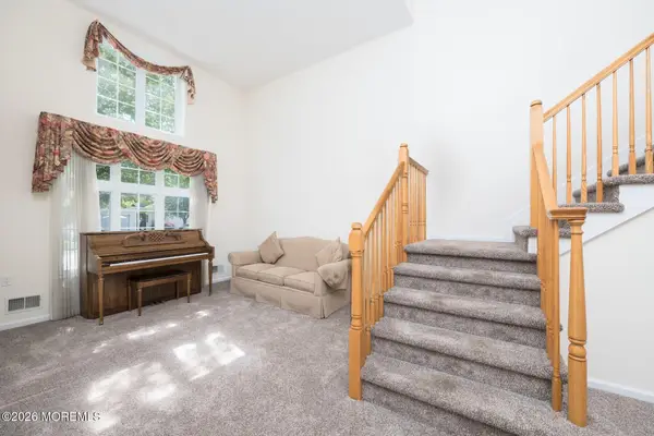 22 Hyacinth Court, Holmdel, NJ 07733