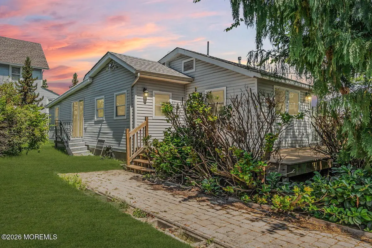 3 Bellevue Avenue, Leonardo, NJ 07737 - #1