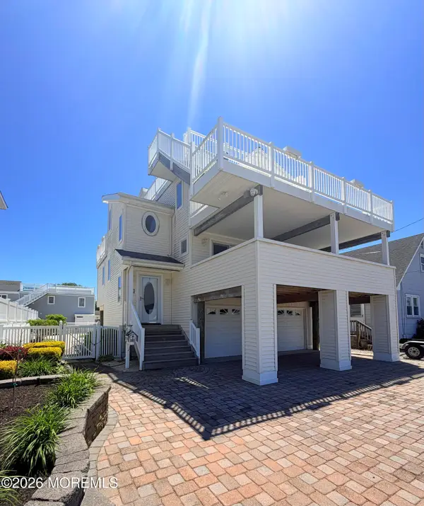 212 Barnegat Avenue, Surf City, NJ 08008