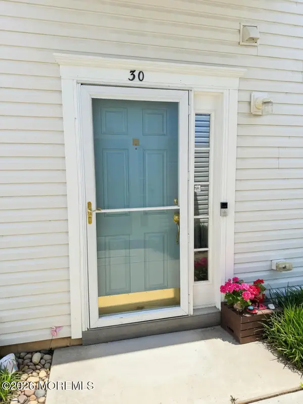 30 Saint Paul Court, Tinton Falls, NJ 07712