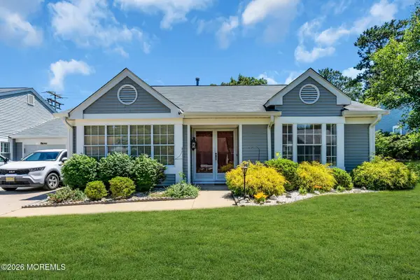 1013B Buckingham Drive, Manchester, NJ 08759