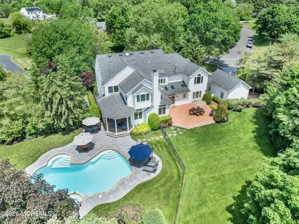 2 Falcon Ridge Circle, Holmdel, NJ 07733