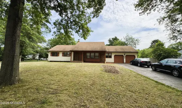 26 Sherwood Drive, Freehold, NJ 07728