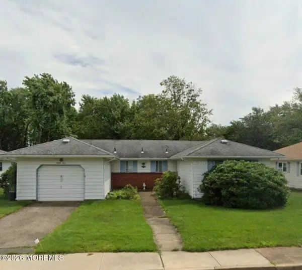 89 Barbados Drive, Toms River, NJ 08757