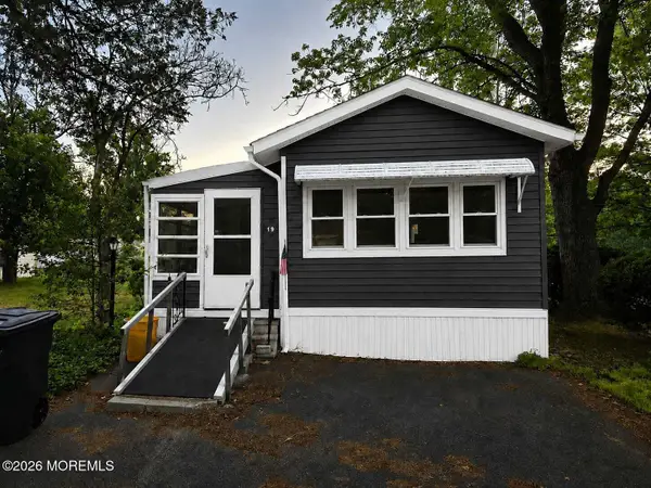 19 Summit Drive, Cream Ridge, NJ 08514