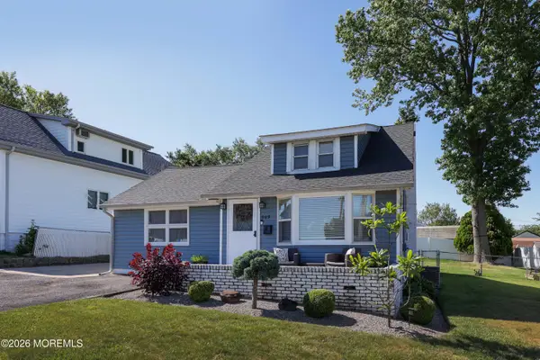 969 Woodcrest Drive, Keyport, NJ 07735