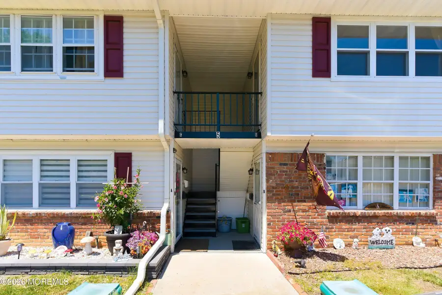 5 Pennsylvania Drive #454 D, Matawan, NJ 07747 - #3