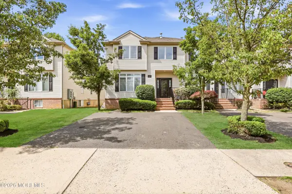 27 Windermere Street, Lakewood, NJ 08701