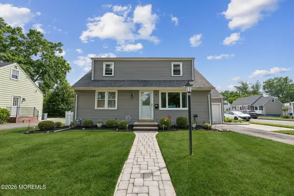 90 Manalapan Avenue, Freehold, NJ 07728