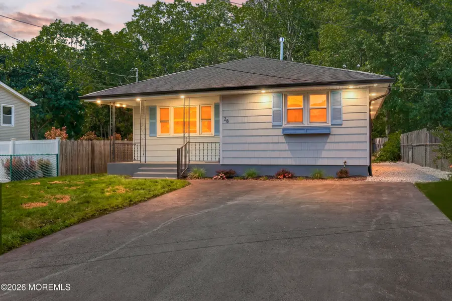 28 Pearl Drive, Howell, NJ 07731 - #2