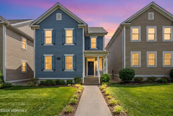 21 Goldcrest Drive, Lakewood, NJ 08701