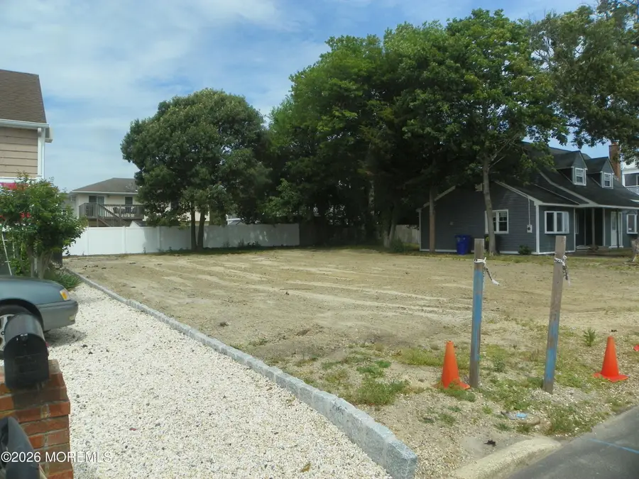 690 Bayview Drive, Toms River, NJ 08753 - #3