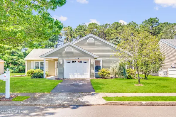 14 Sheffield Drive, Lacey, NJ 08734