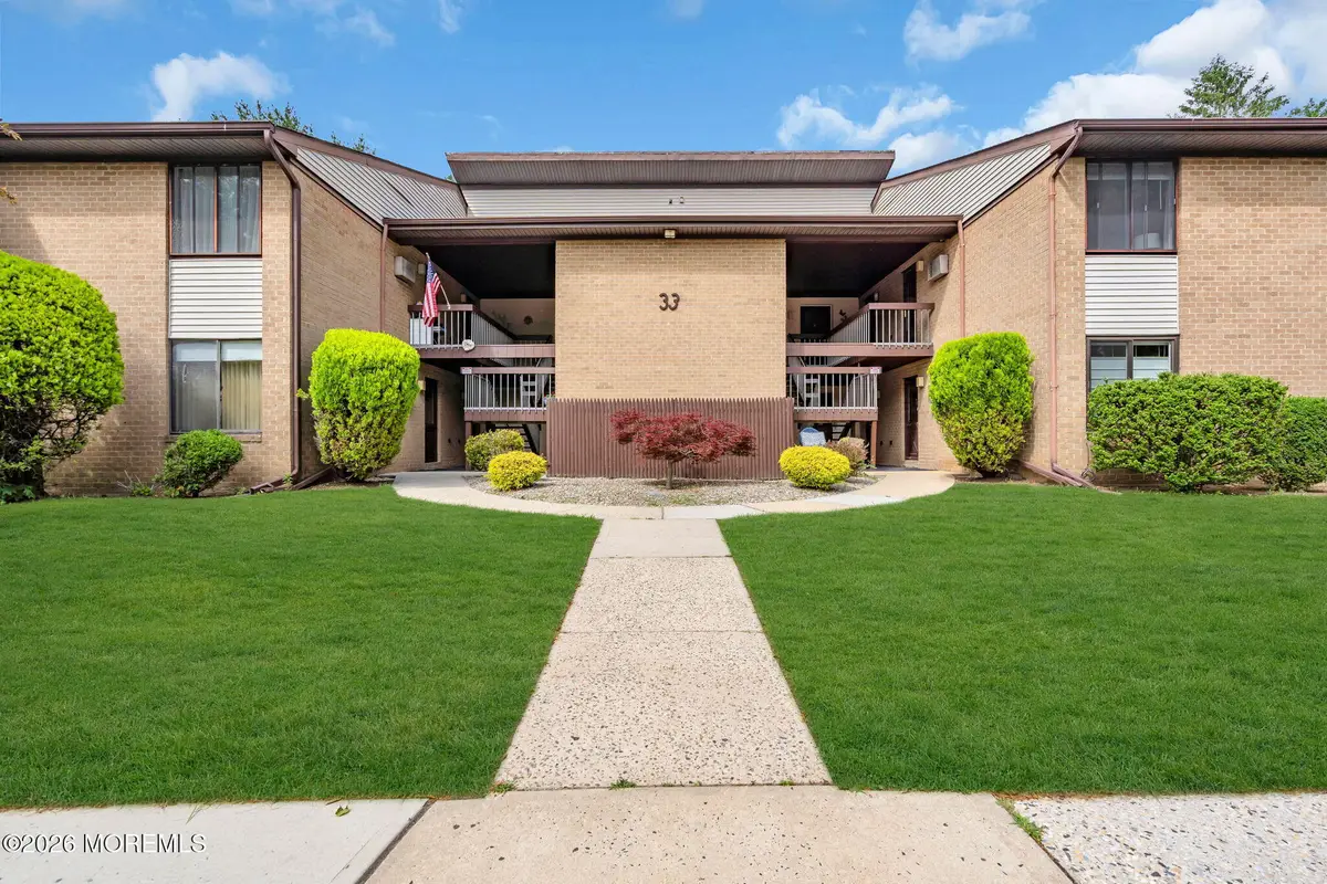 33 Meadow Green Circle #A, Manalapan, NJ 07726 - #1