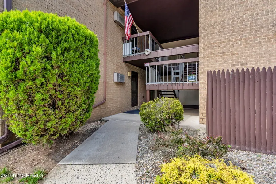33 Meadow Green Circle #A, Manalapan, NJ 07726 - #3