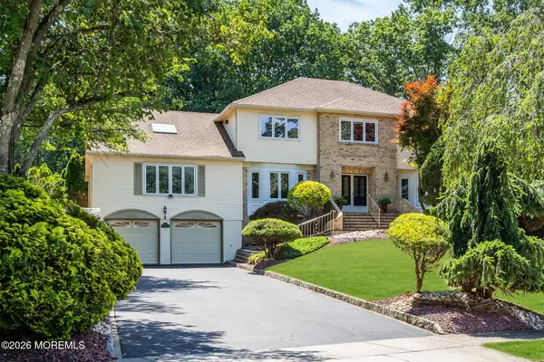 9 Woodcrest Terrace, Englishtown, NJ 07726