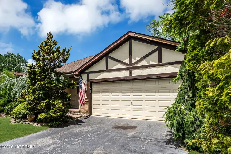 4 Hampton Drive, Marlboro, NJ 07746 - #2
