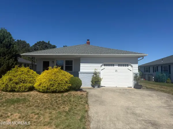 485 Saint Thomas Drive, Toms River, NJ 08757