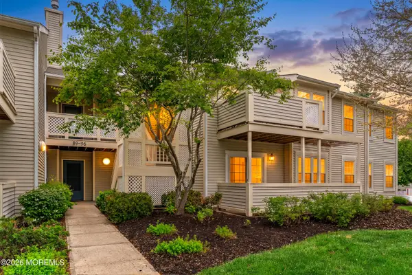 94 Briarwood Court, Howell, NJ 07731