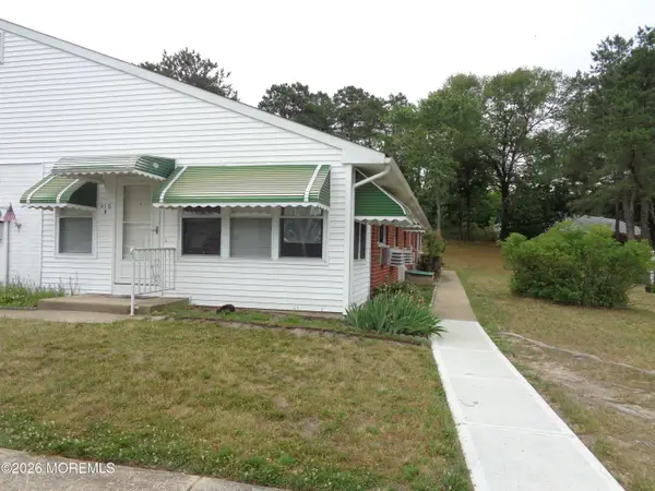 410 B Highland Drive, Whiting, NJ 08759
