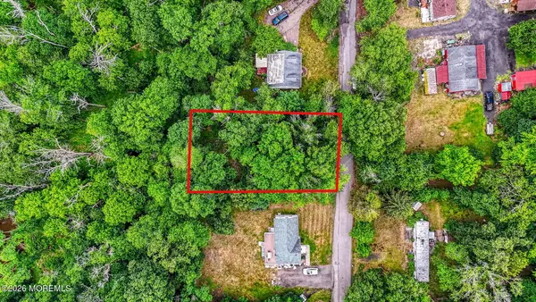 18 Herbert Drive, Manalapan, NJ 07726