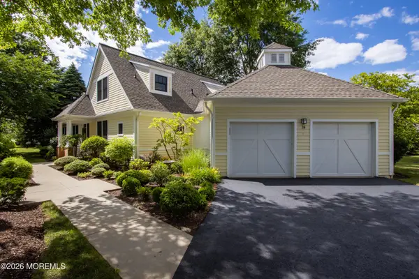 24 Adams Way, Shrewsbury Boro, NJ 07702