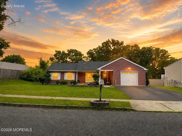 28 Aspen Circle, Barnegat, NJ 08005
