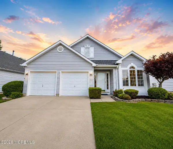 18 Eaton Court, Jackson, NJ 08527