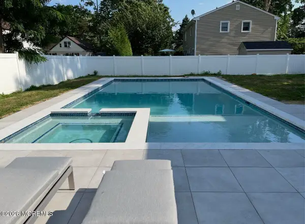 135 Ampere Avenue, Oakhurst, NJ 07755