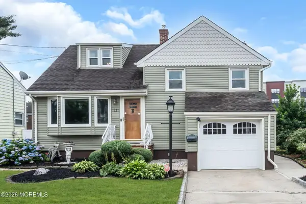 11 Grove Avenue, Woodbridge, NJ 07095