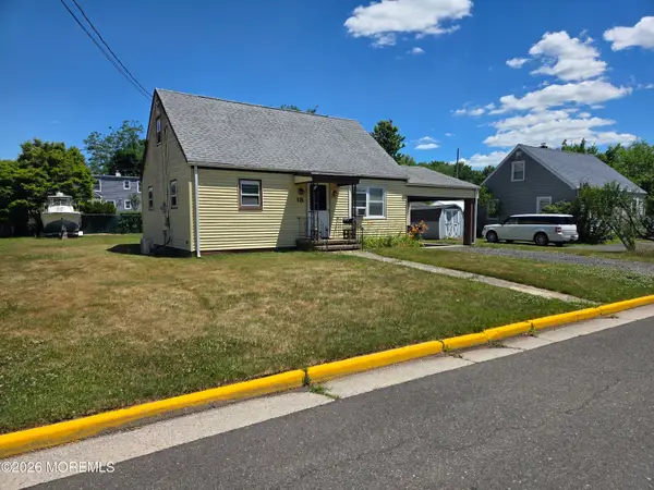 18 Victory Drive, Englishtown, NJ 07726