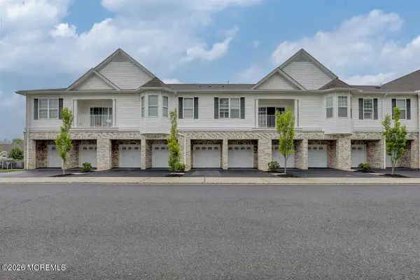 213 Picadilly Drive, Morganville, NJ 07751