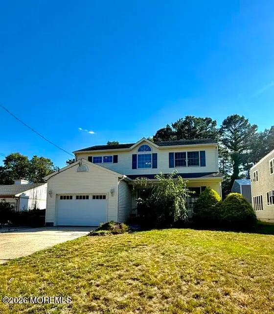 195 Lakeshore Drive, Manahawkin, NJ 08050