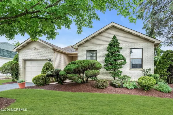 36 Murray Hill Terrace, Marlboro, NJ 07746