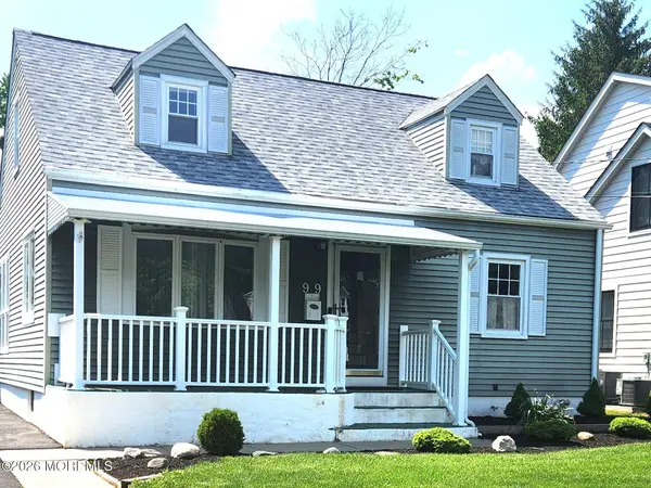 99 Alameda Court, Shrewsbury Boro, NJ 07702
